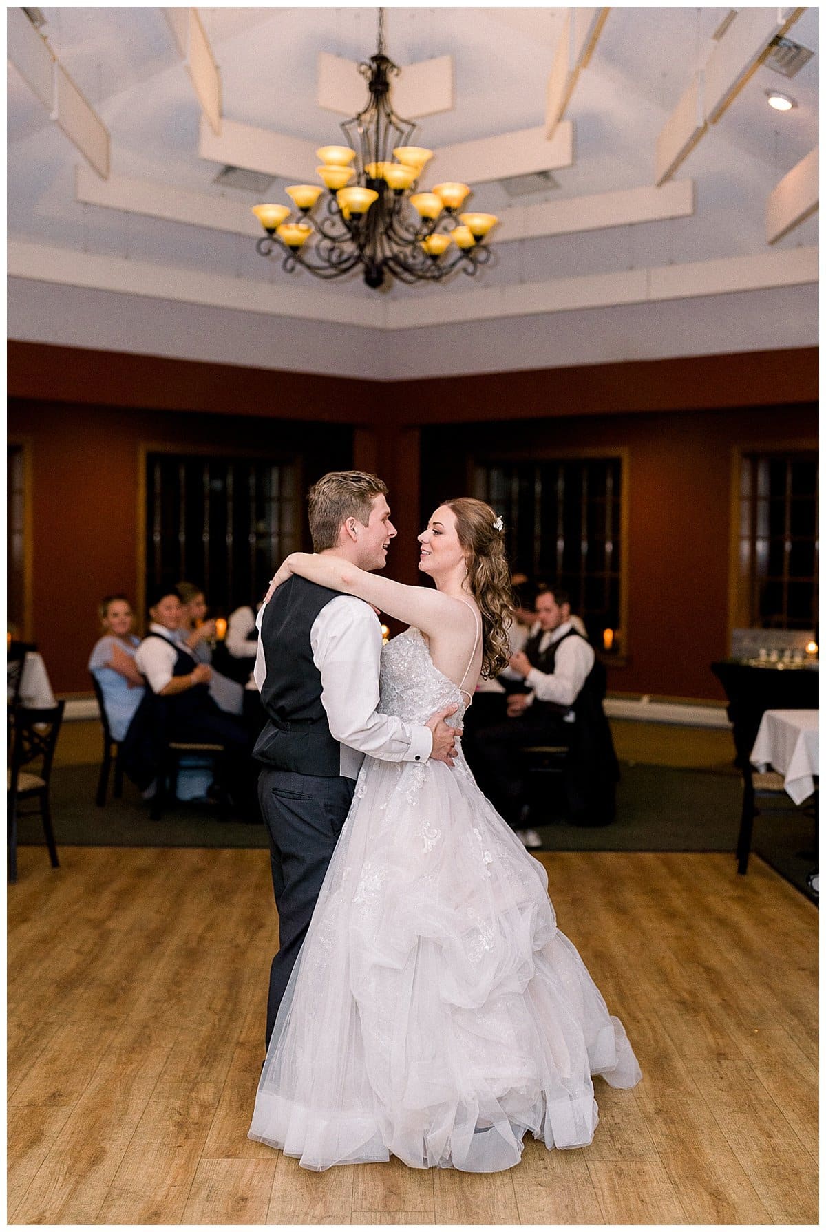 Caleigh Mike Wausau Wisconsin Wedding Photography Greenwood Hills Country Club Rachel Elle Photography591