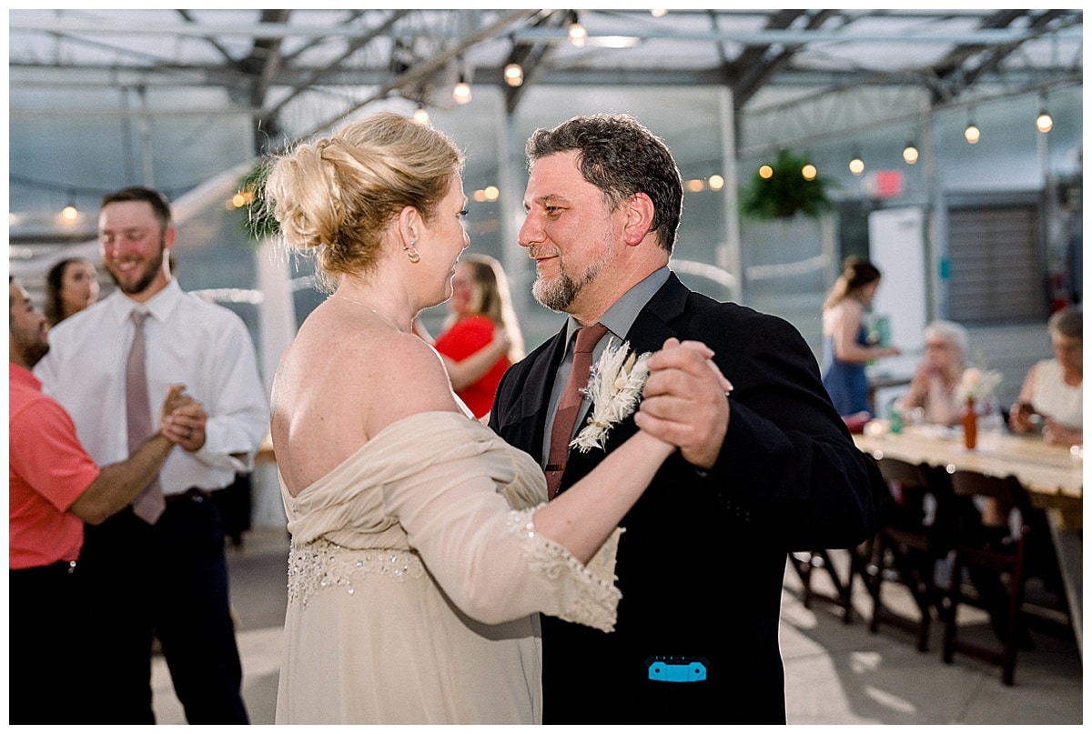 Sophie Anthony The Atrium Wedding Wisconsin Wedding Photography Rachel Elle Photography394